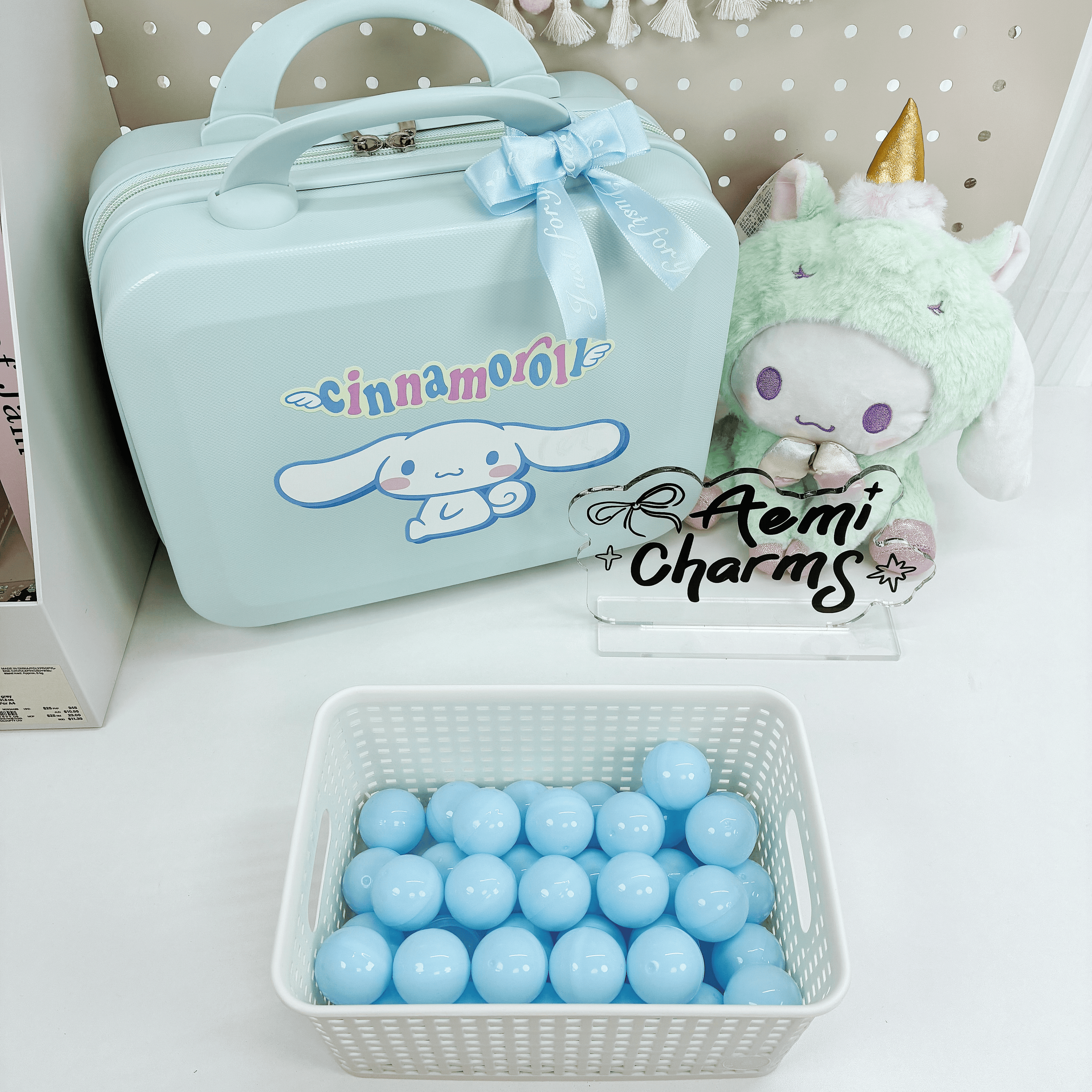 CN 14-Inch Suitcase Mystery Gift Box